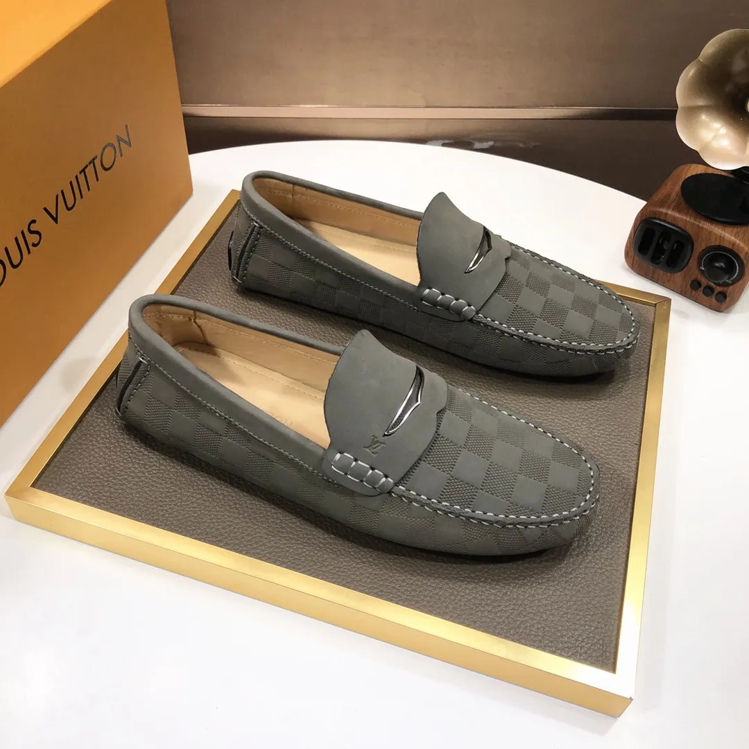Men's men's shoes 💰420💰 [LV Doudou shoes] (water-dyed cowhide lining) new model is on the market, available on the official website. The new Doudou shoes are processed into single-color materials, and the uppers are made of imported cowhide material. The body of the shoe is fully hemmed with mark thread, and is lined with imported original cowhide leather. The elegant shoe shape is super suitable for all-matching, and the size is 38-44.